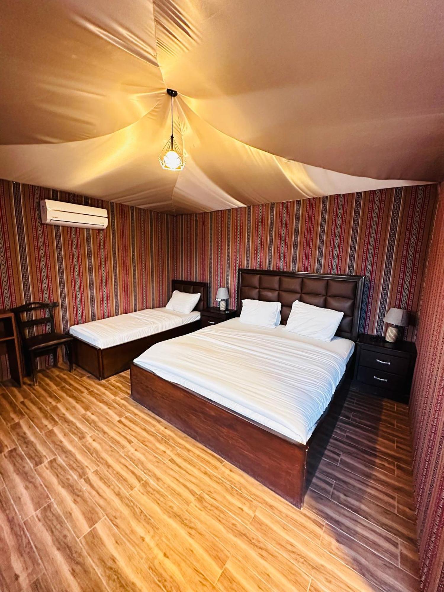 וואדי רם Rum Four Mountain Luxury Camp מראה חיצוני תמונה