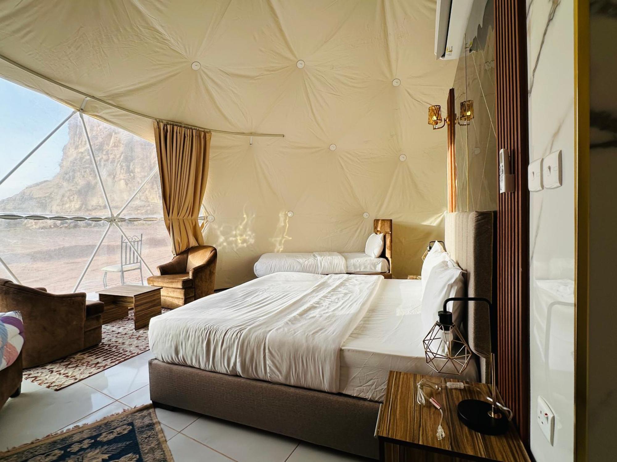 וואדי רם Rum Four Mountain Luxury Camp מראה חיצוני תמונה