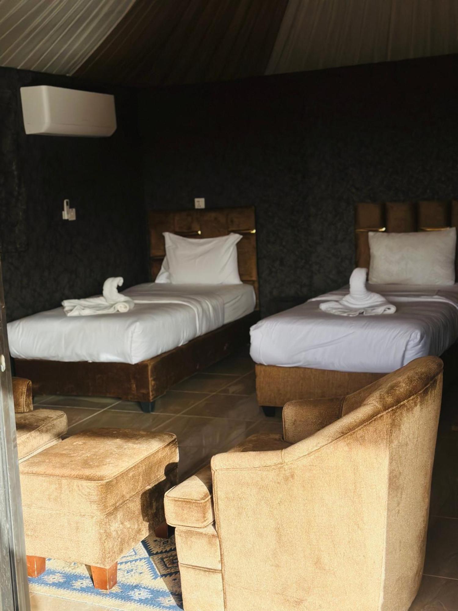 וואדי רם Rum Four Mountain Luxury Camp מראה חיצוני תמונה