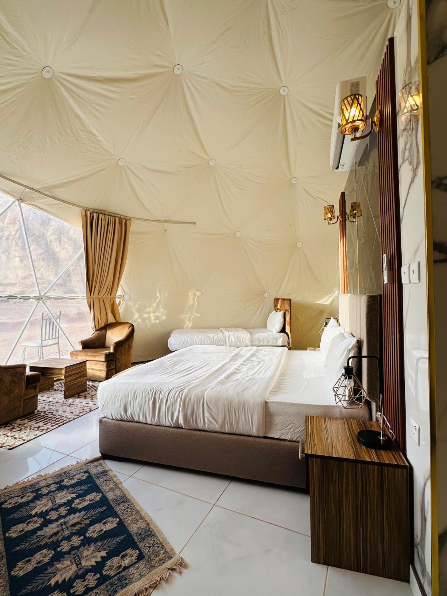 וואדי רם Rum Four Mountain Luxury Camp מראה חיצוני תמונה